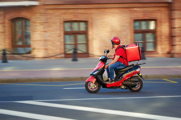 Food-delivery-scooter-social