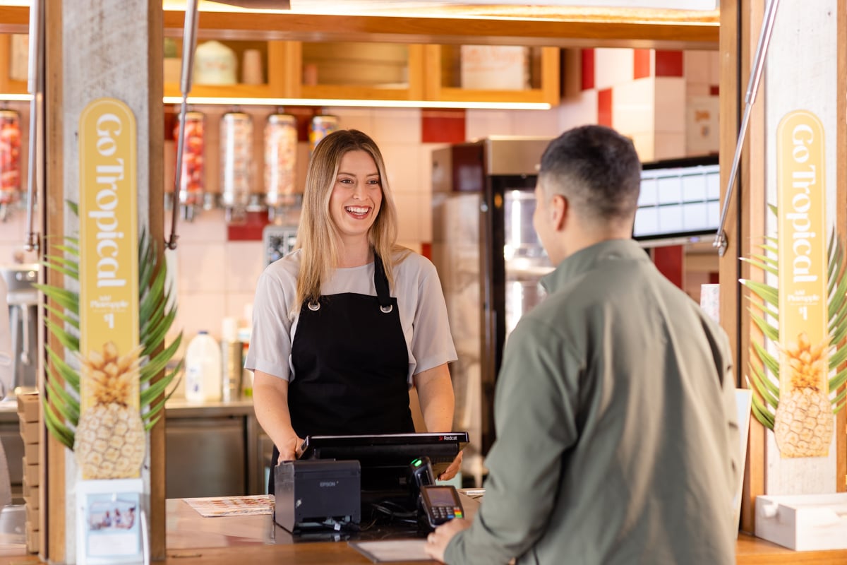 7 ways that tech helps hospitality with rising costs & staff shortages